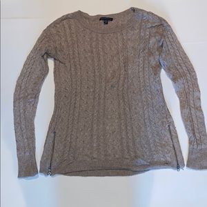 American eagle women’s sweater